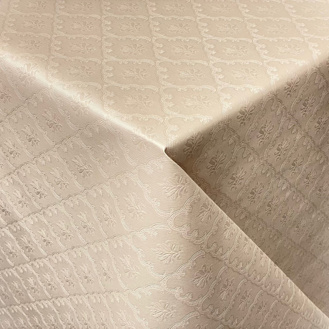 Nappe en toile cirée damassée gaufrée 03034-08 beige ornements floraux baroque carré rond ovale