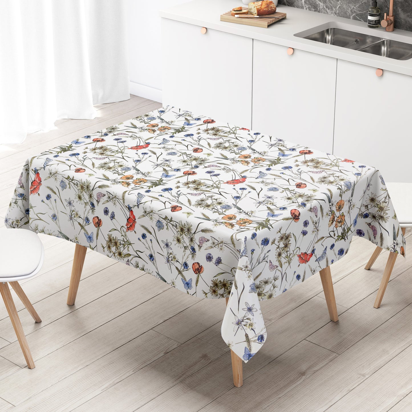 Blumen Wachstischdecke mit Schmetterlingen – Dezentes Floraldesign für jeden Raum
