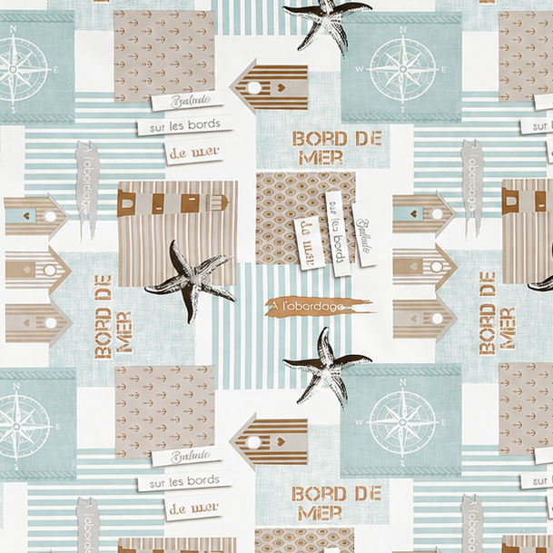 Maritime Wachstuch-Tischdecke mit Patchwork-Muster in Türkis, Beige und Weiß, verziert mit Strandhäusern, Seesternen, Kompassrosen, Streifen und dekorativen Schriftzügen im Küstenstil.