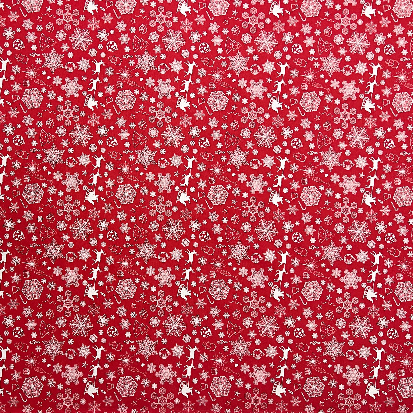 Nappe en coton Noël Avent BERINN C-402 flocons de neige rouges carrée ronde ovale