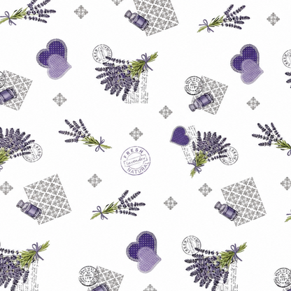 Wachstuch-Tischdecke mit romantischem Lavendel-Motiv auf weißem Hintergrund. Das Design zeigt Lavendelsträuße, lilafarbene Herzen, kleine Lavendelöl-Fläschchen, florale Ornamente und dekorative Vintage-Schriftzüge. Die wasserabweisende Tischdecke fällt gleichmäßig über die Kanten eines rechteckigen Tisches und ist vor weißem Hintergrund freigestellt dargestellt.