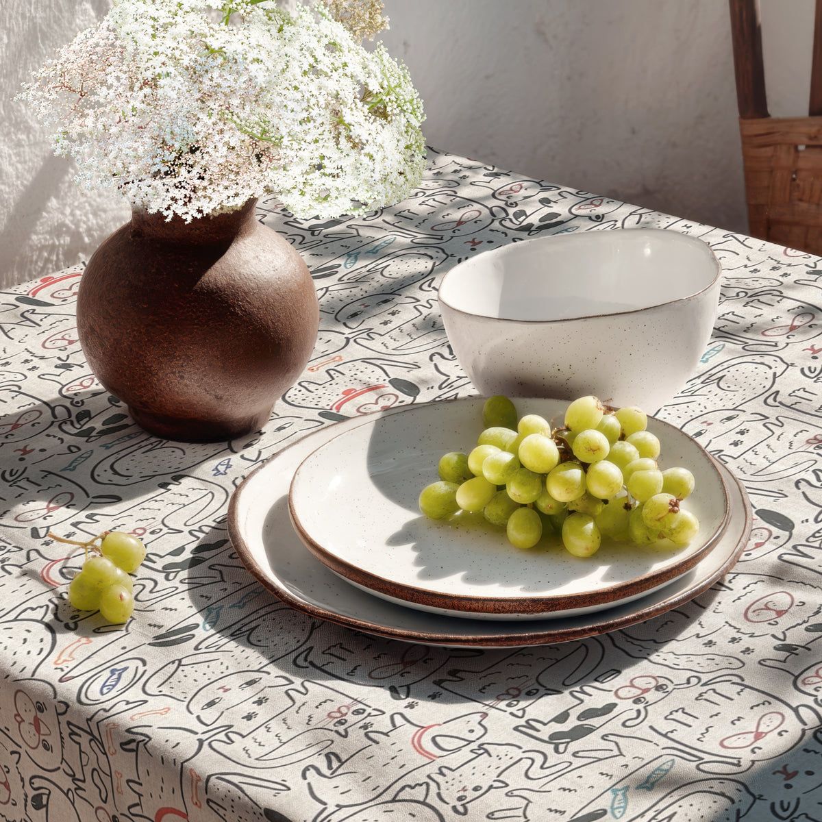Jacquard Tischdecke aus beschichteter Baumwolle mit Fleckenschutz DP160 Hunde und Katzen eckig rund oval