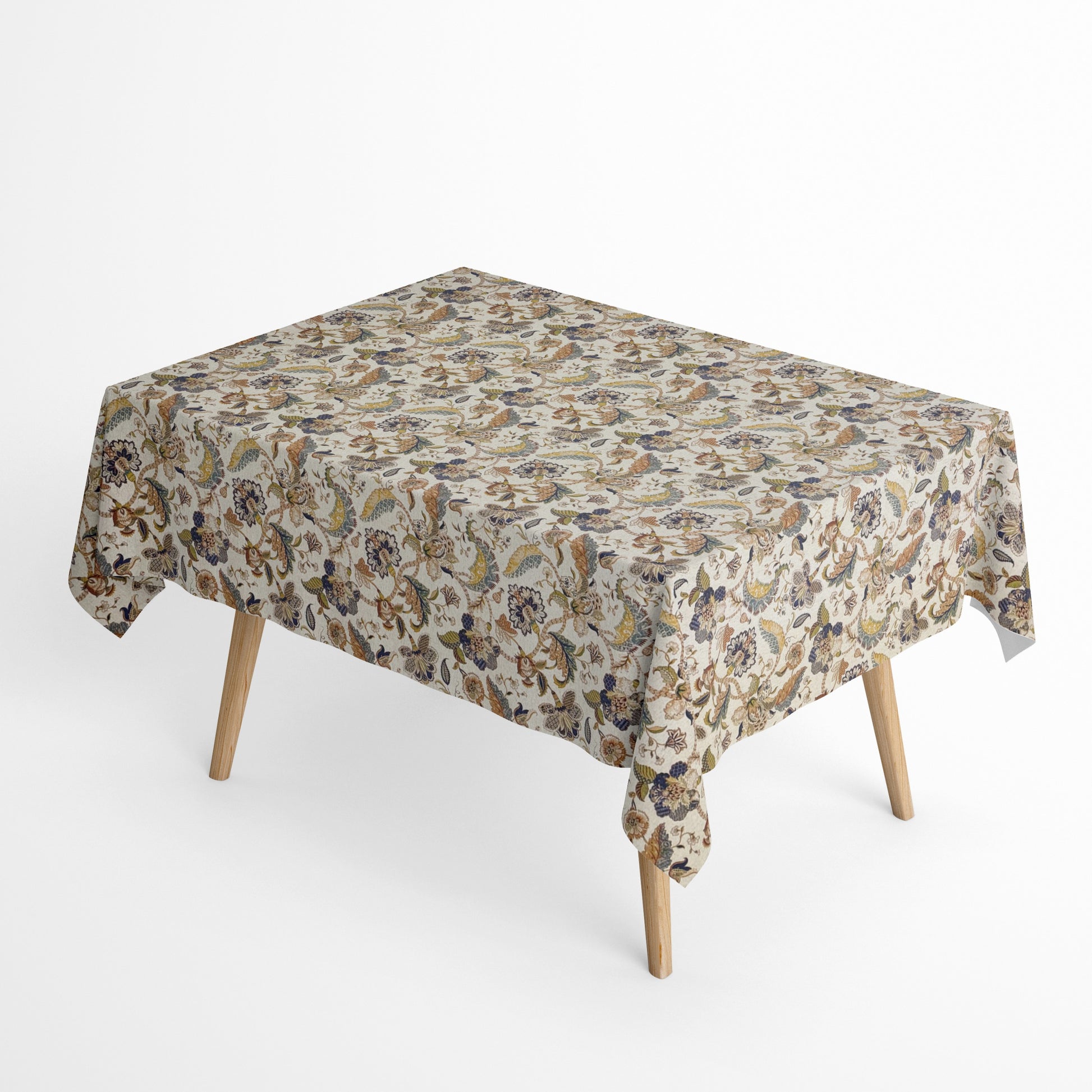 Beschichtete Jacquard-Baumwolltischdecke im Boho- und Indi-Stil mit floralem Paisley-Ornamentmuster in Blau, Gold, Beige, Grün und Braun, fleckengeschützt und schmutzabweisend.