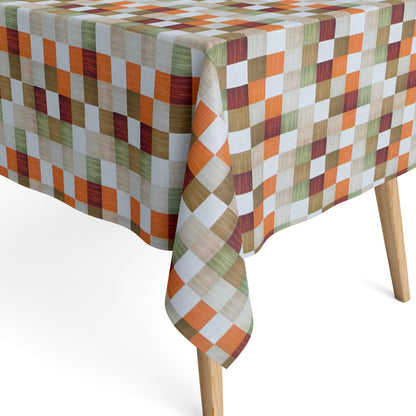 Jacquard-Tischdecke aus beschichteter Baumwolle mit regelmäßigem Karomuster in Beige, Braun, Grün, Rot und Orange, fleckenabweisend.