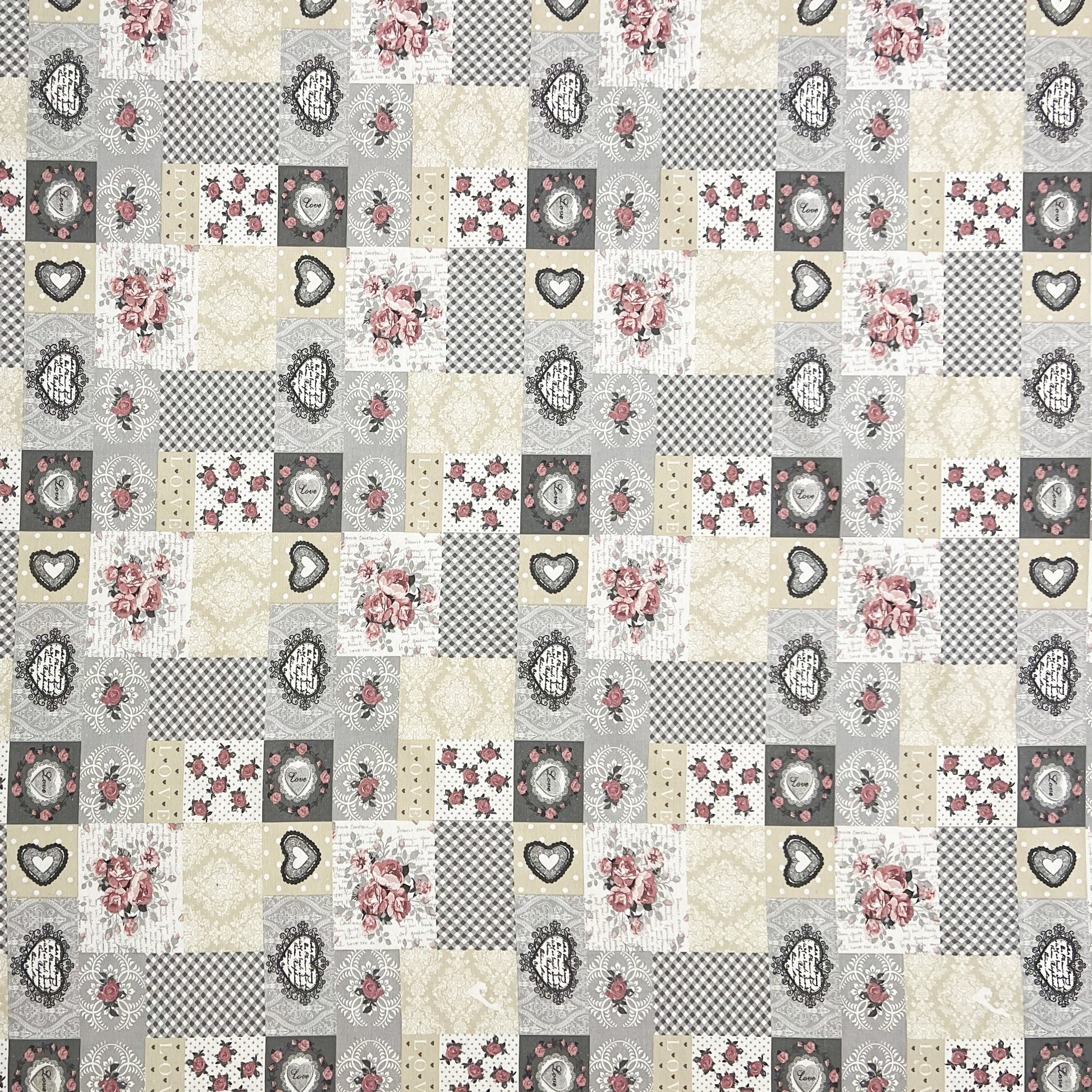 textile Tischdecke LOVE Patchwork